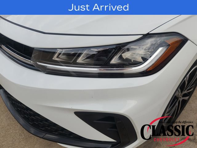 Used 2025 Volkswagen Jetta Sport FWD image 9