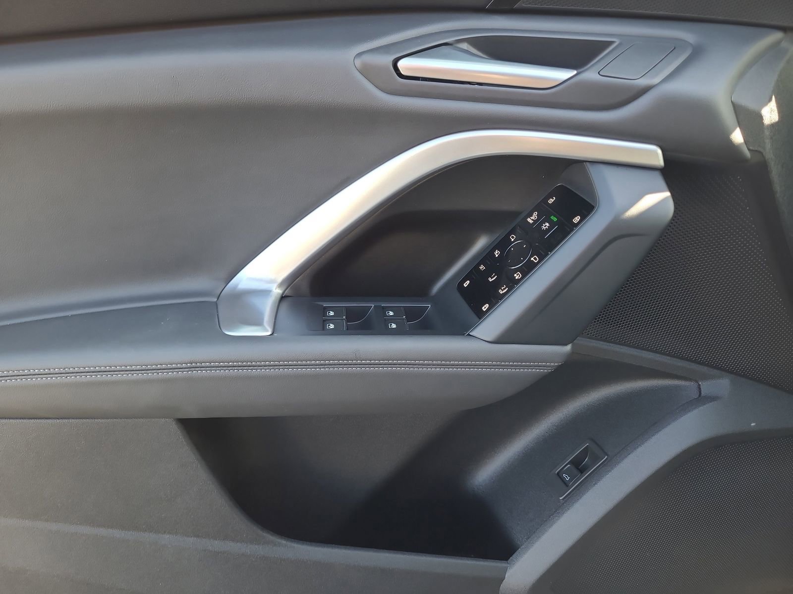 Used 2025 Audi Q5 Premium Plus w/ Premium Plus image 20