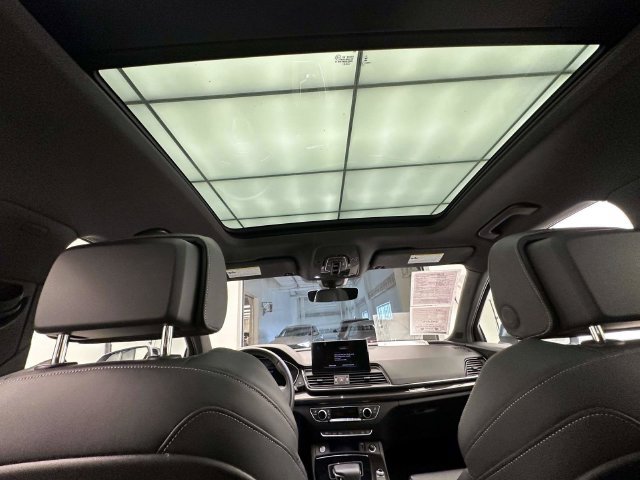 Certified 2023 Audi SQ5 Premium Plus w/ Premium Plus Package AWD/4WD image 16