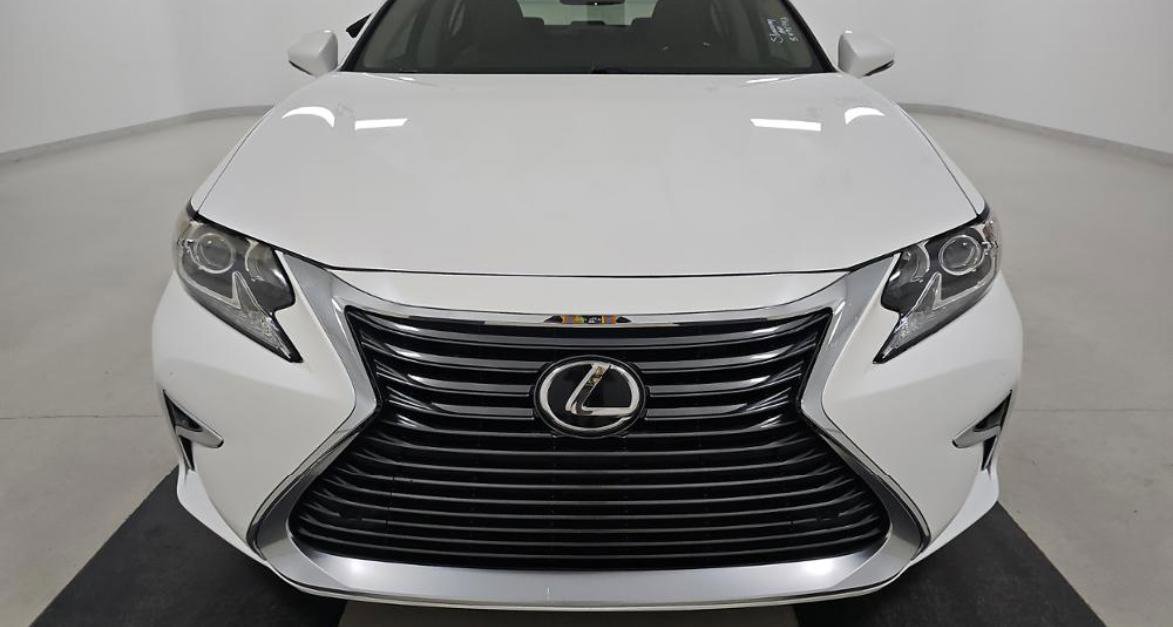 Used 2018 Lexus ES 350 w/ Navigation System Package FWD image 2