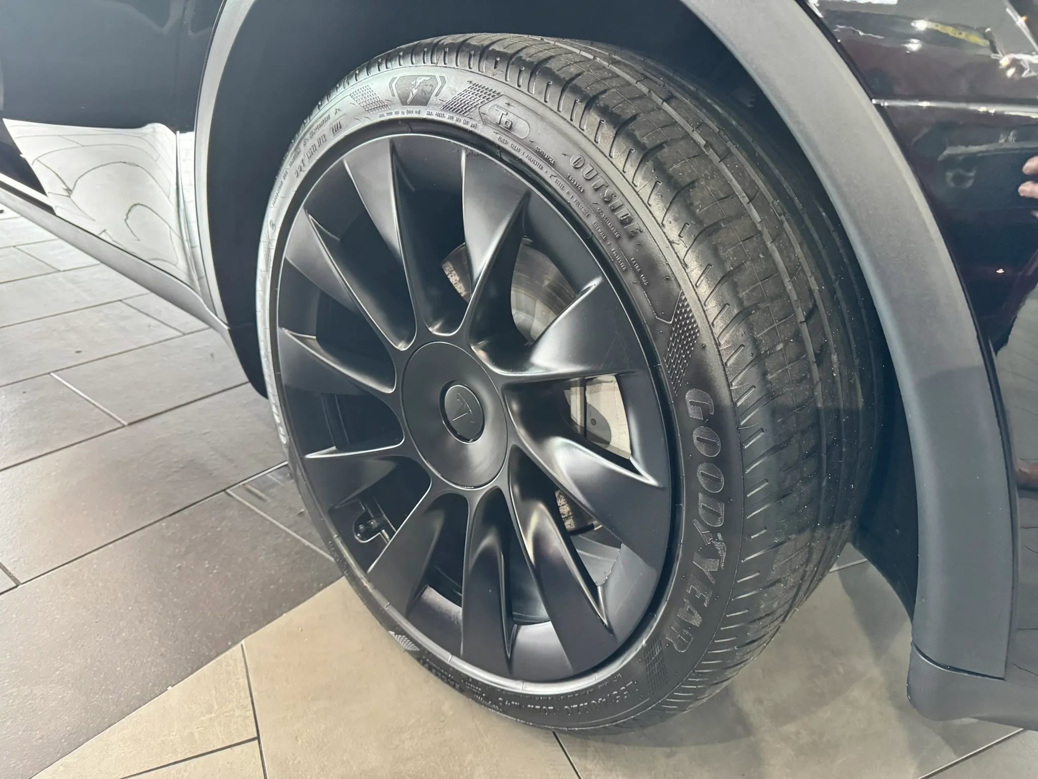 Used 2024 Tesla Model Y Long Range image 38