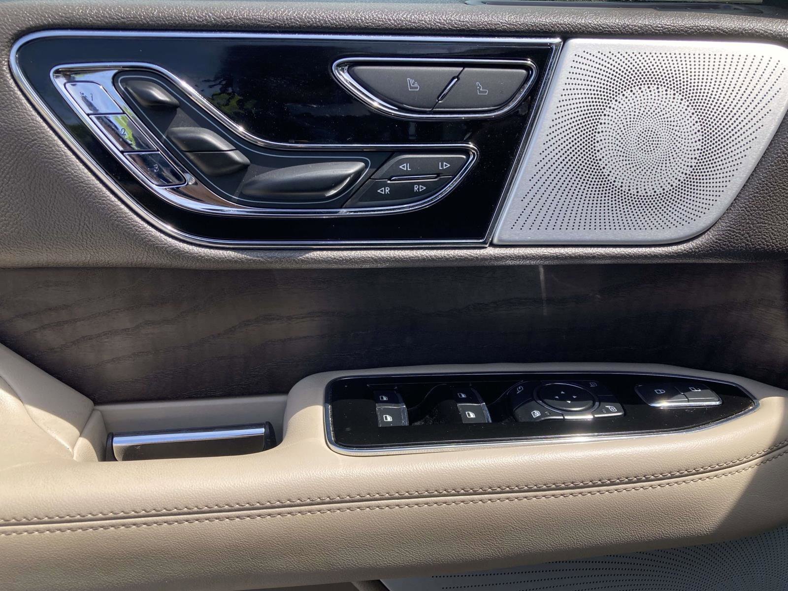 Certified 2024 Lincoln Navigator L Reserve AWD/4WD image 21
