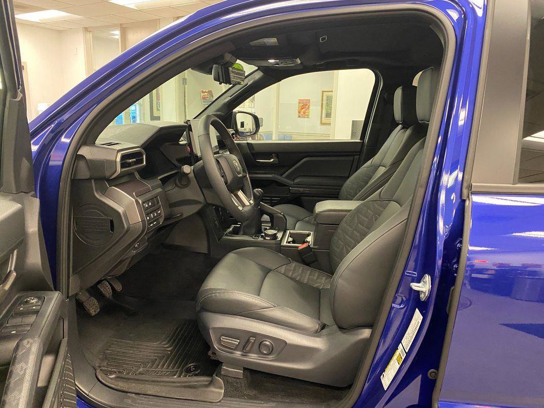 Used 2025 Toyota Tacoma TRD Off-Road image 11