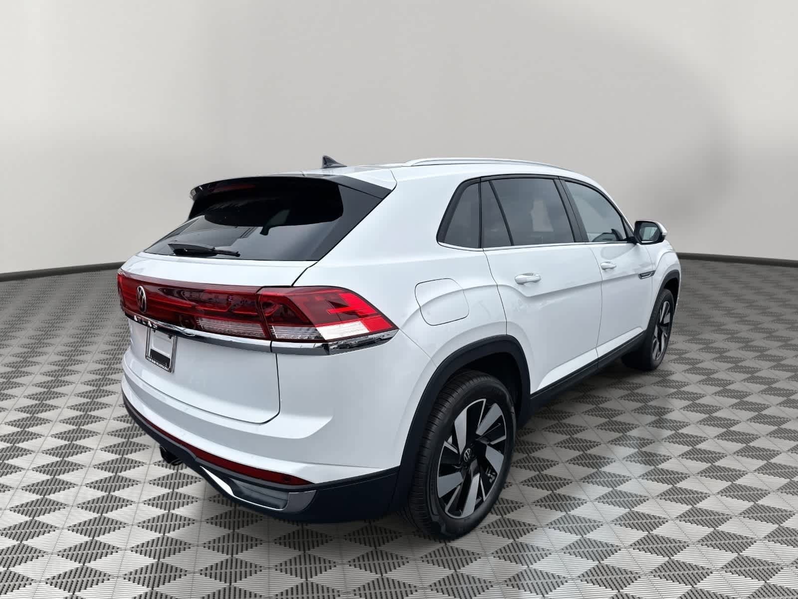 New 2026 Volkswagen Atlas Cross Sport SE FWD image 3