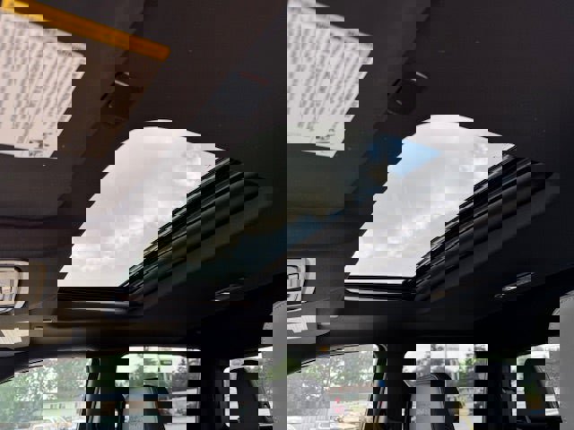 Used 2021 Chevrolet Silverado 1500 High Country w/ Technology Package image 13