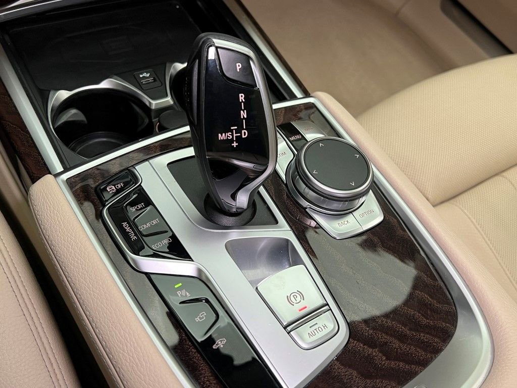 Used 2022 BMW 740i image 47