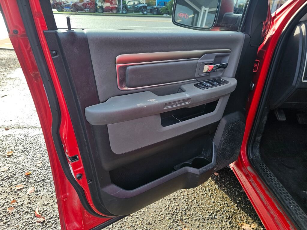 Used 2017 RAM 1500 Classic SLT image 25