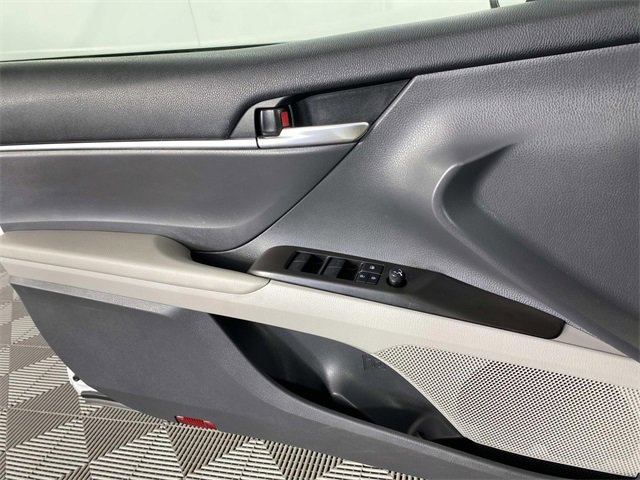 Used 2021 Toyota Camry LE image 23