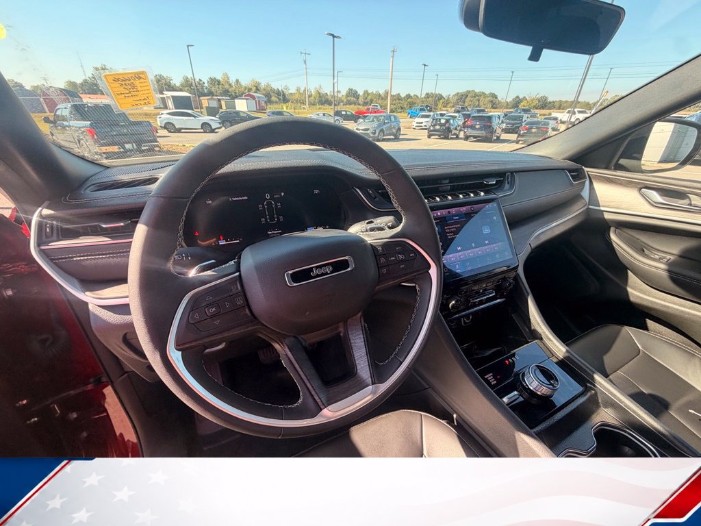 Used 2025 Jeep Grand Cherokee L Limited AWD/4WD image 10