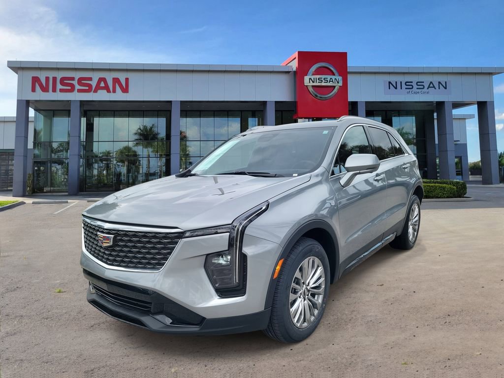 Used 2025 Cadillac XT4 Premium Luxury FWD image 10