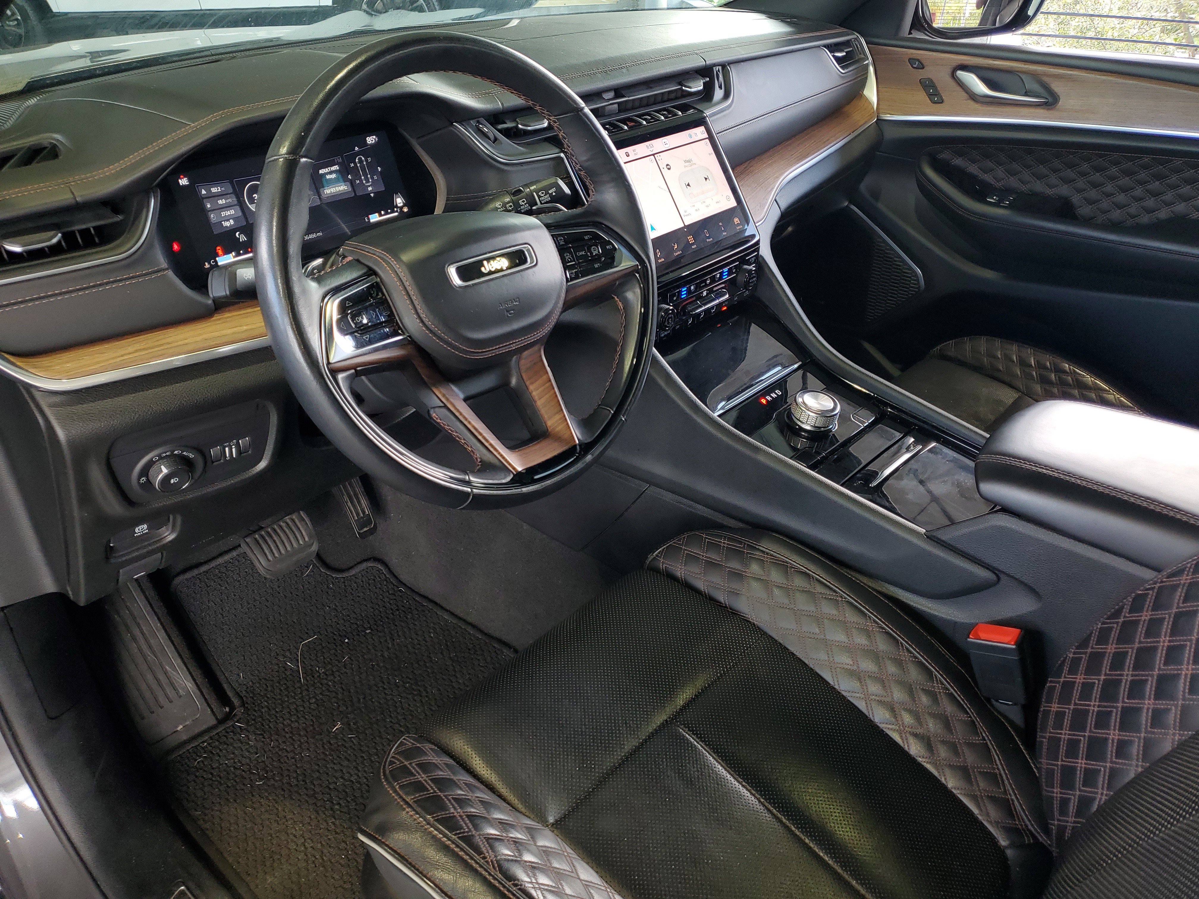 Used 2022 Jeep Grand Cherokee L Summit w/ Advanced Protech Group IV RWD image 17