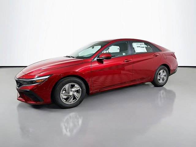 Used 2025 Hyundai Elantra SE FWD image 3