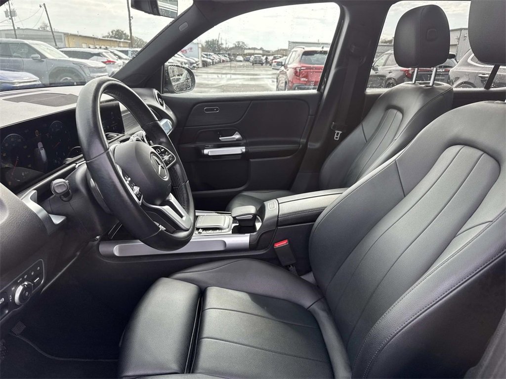 Used 2022 Mercedes-Benz GLB 250 image 30