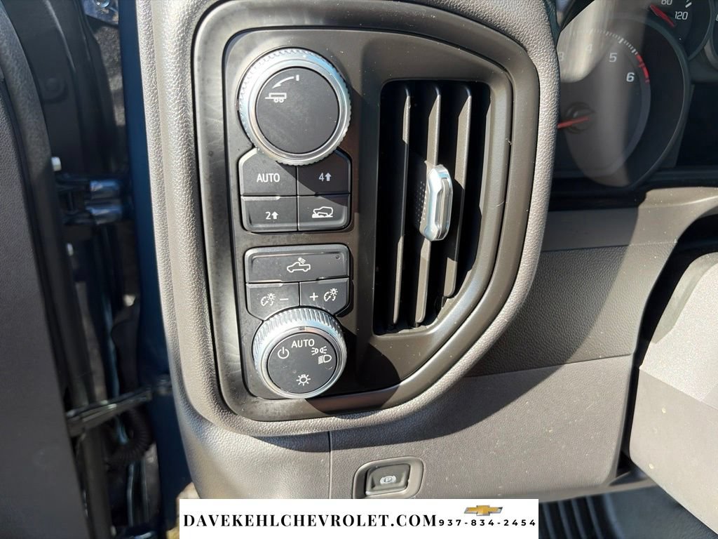 Used 2020 GMC Sierra 1500 4x4 Crew Cab w/ Sierra Value Package image 12