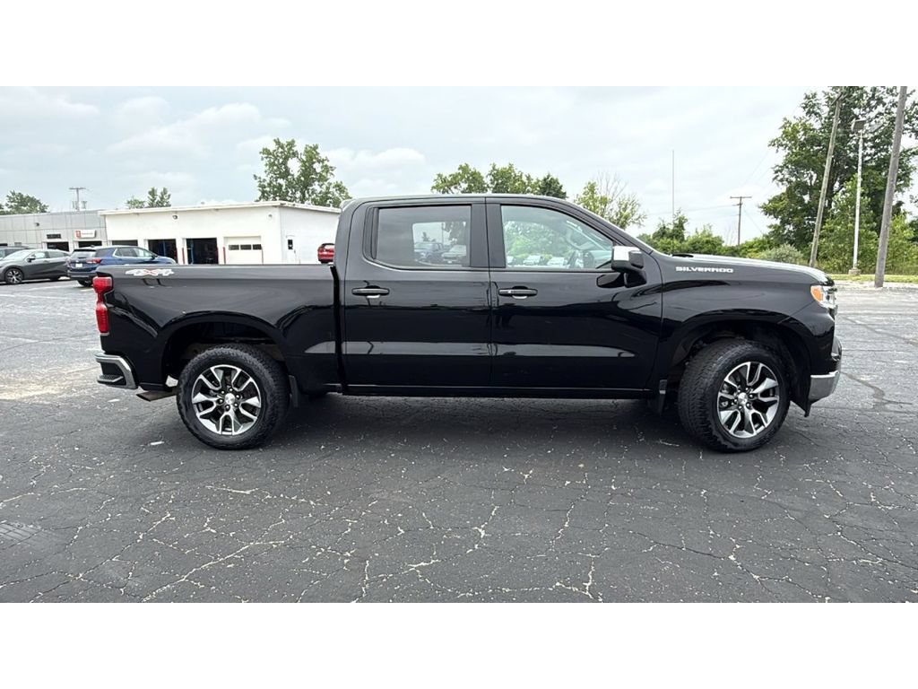Used 2024 Chevrolet Silverado 1500 LT AWD/4WD image 9