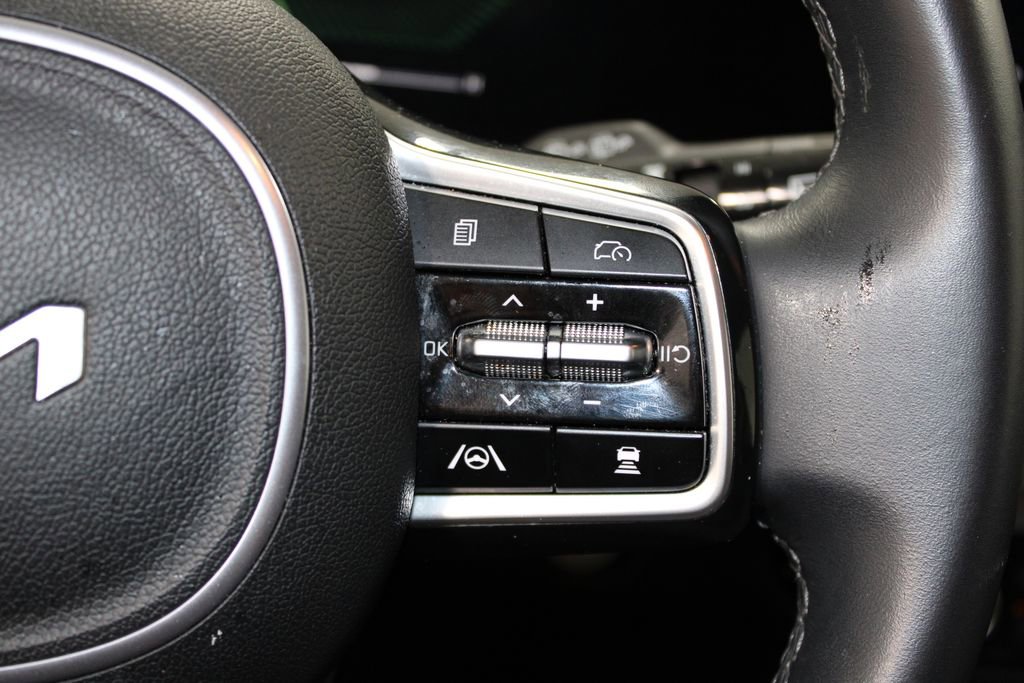 Used 2024 Kia Sorento S image 23