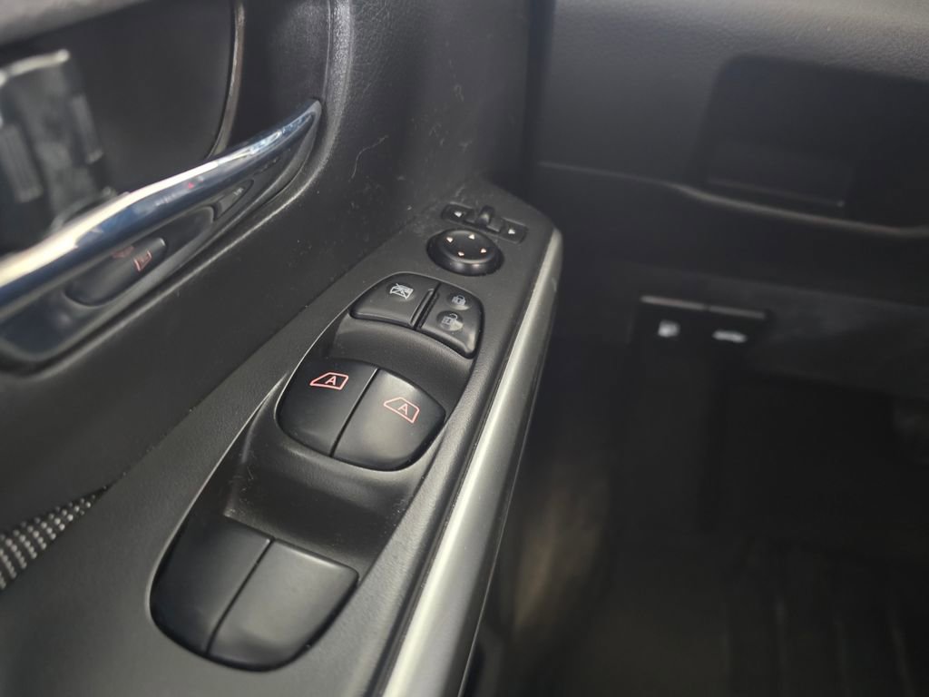 Used 2020 Nissan Kicks SV image 7