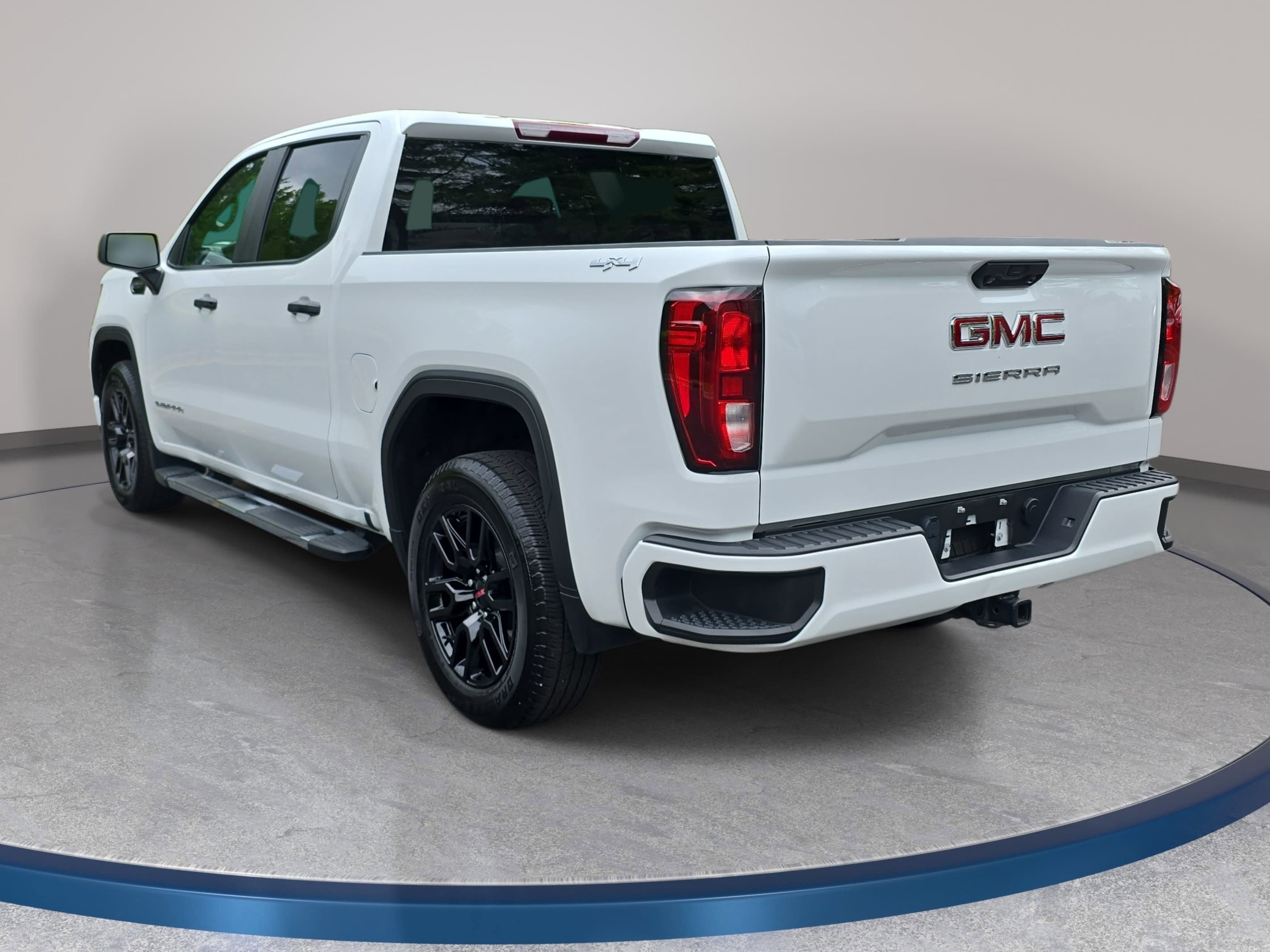 Used 2024 GMC Sierra 1500 Pro w/ Graphite Edition AWD/4WD image 7