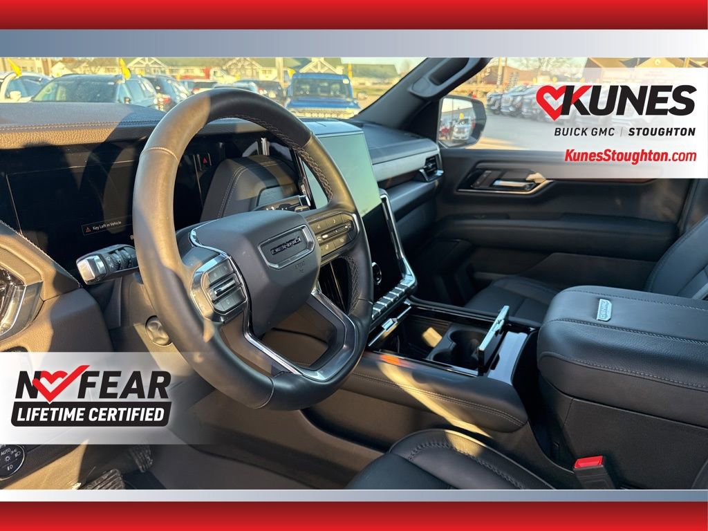 Used 2025 GMC Yukon Denali image 21