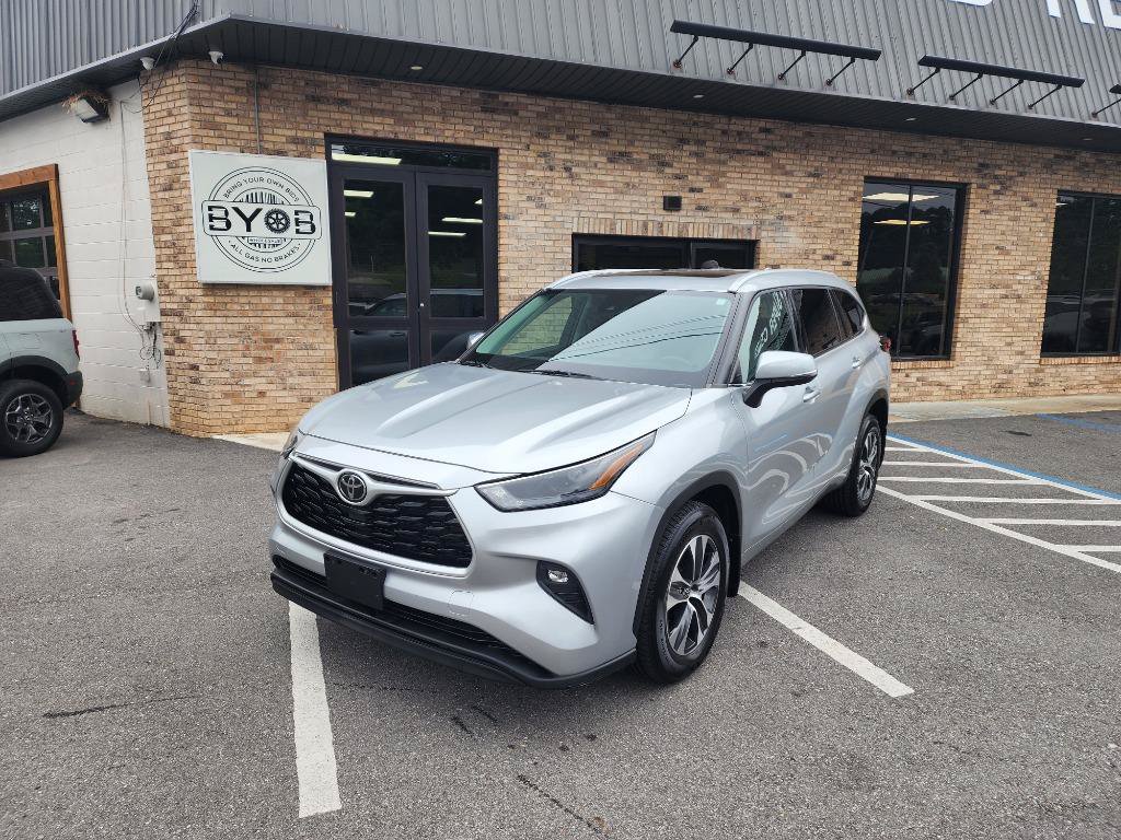 Used 2022 Toyota Highlander XLE