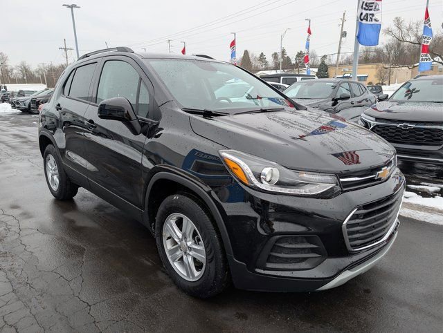 Used 2022 Chevrolet Trax LT w/ LT Convenience Package image 7