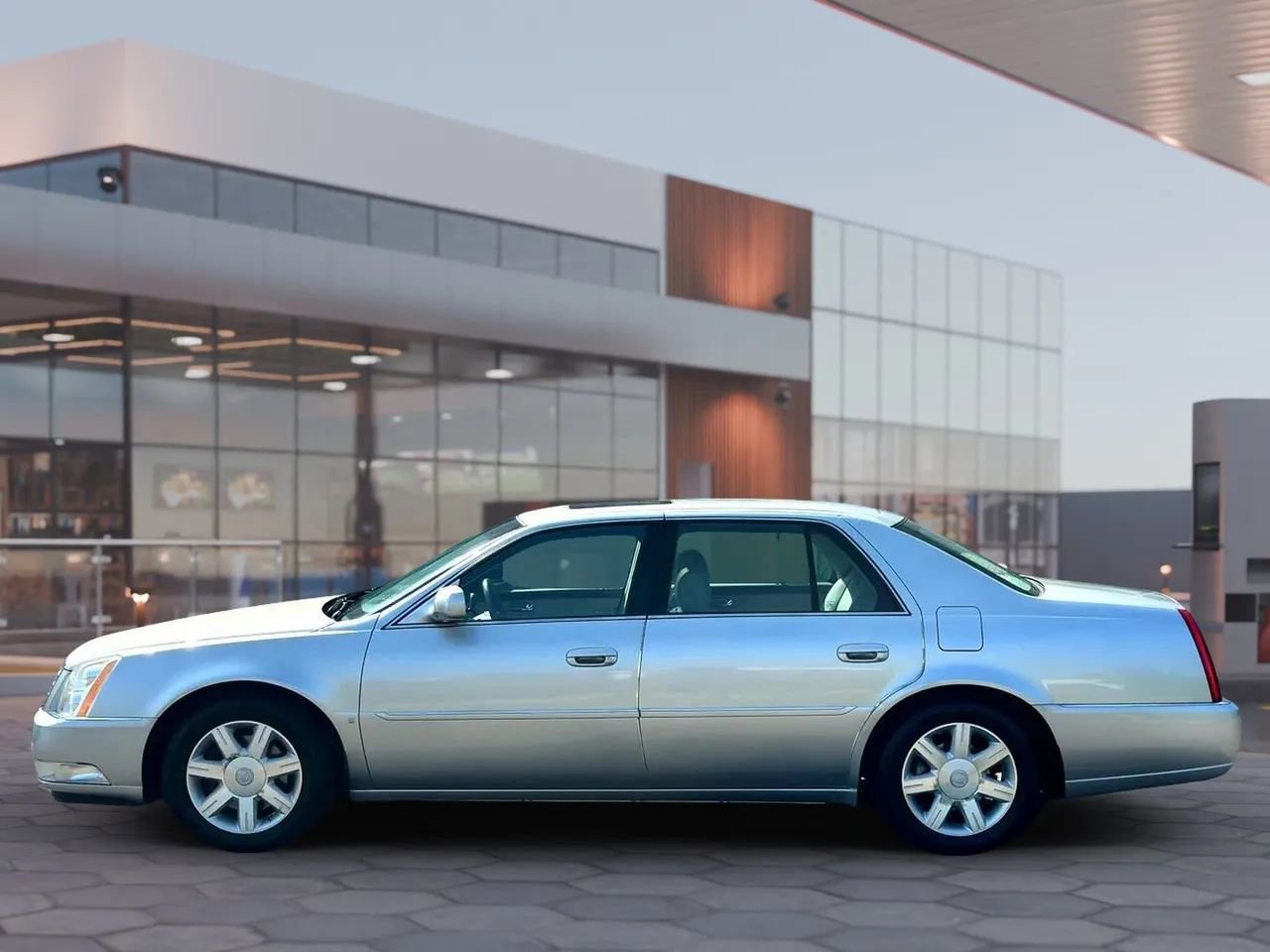 Used 2006 Cadillac DTS Performance w/ Sun And Sound Package image 6