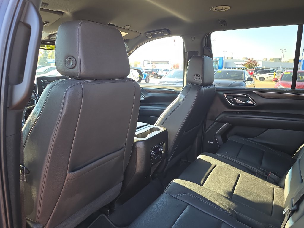 Used 2022 Chevrolet Tahoe LT w/ Luxury Package AWD/4WD image 31