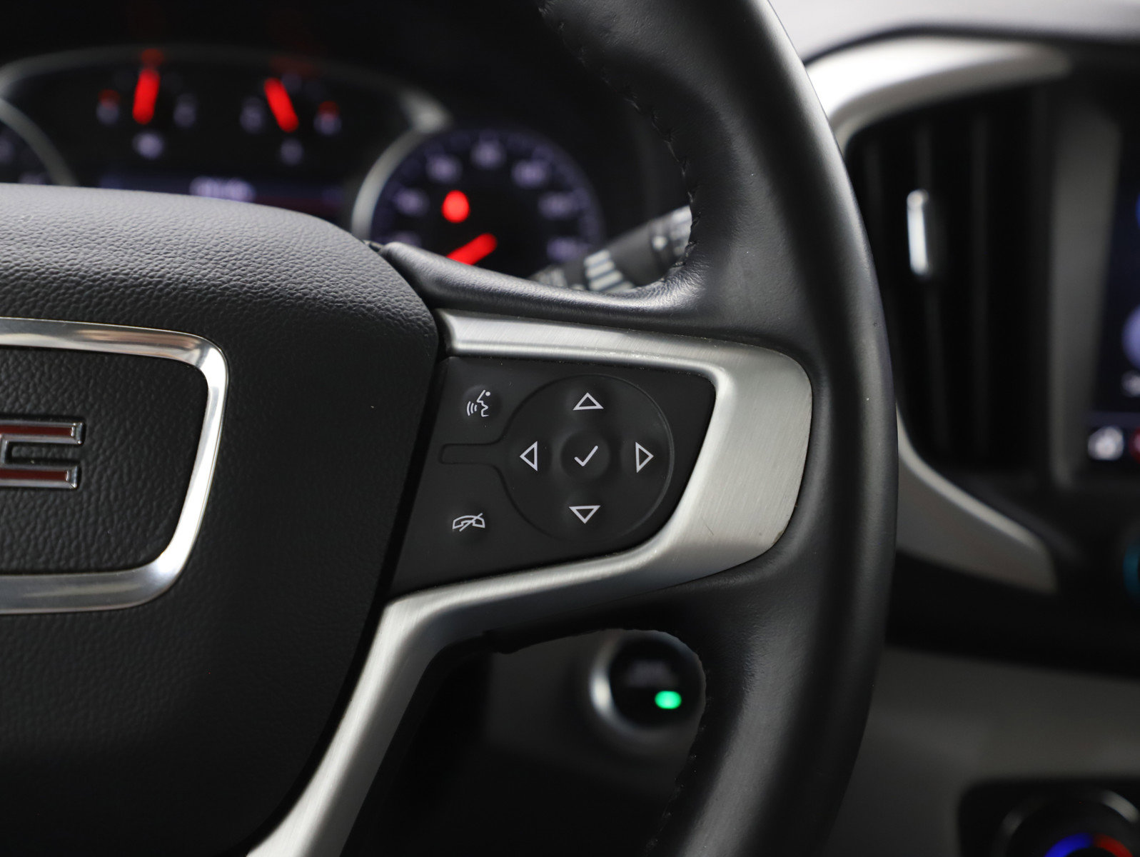 Used 2020 GMC Terrain SLT FWD image 26