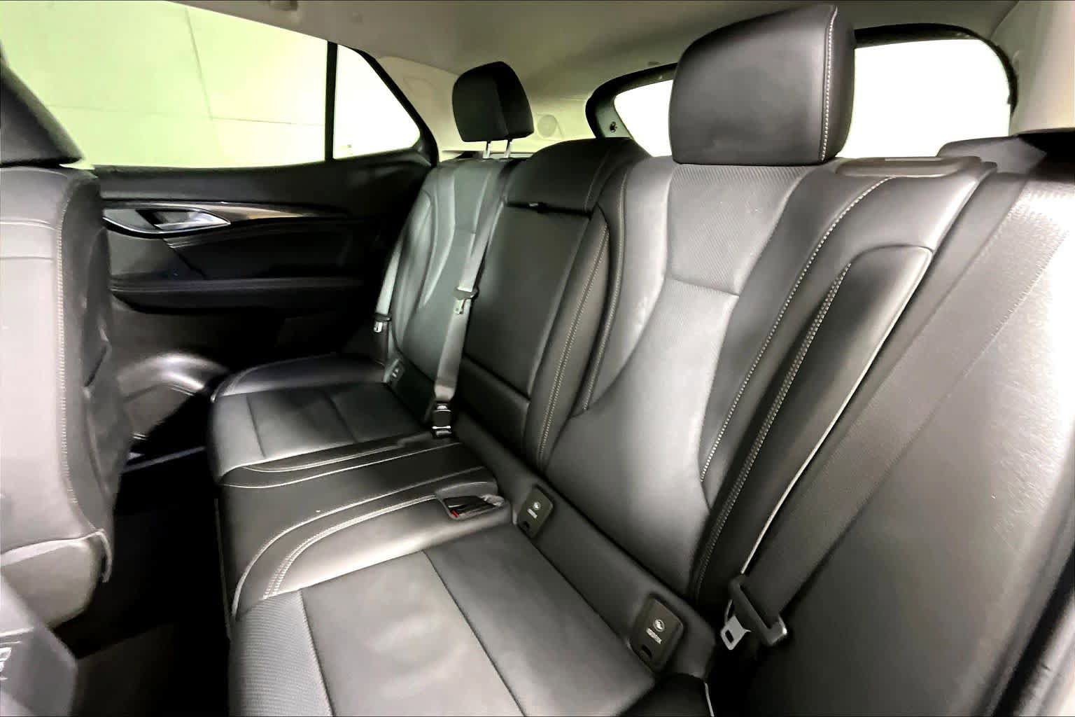 Used 2023 Buick Envision Essence FWD image 19