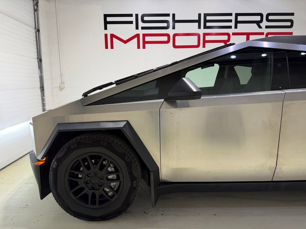 Used 2024 Tesla Cybertruck AWD Crew Cab image 7