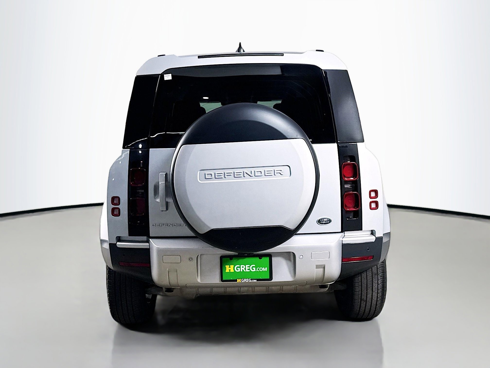 Used 2023 Land Rover Defender 110 S image 8