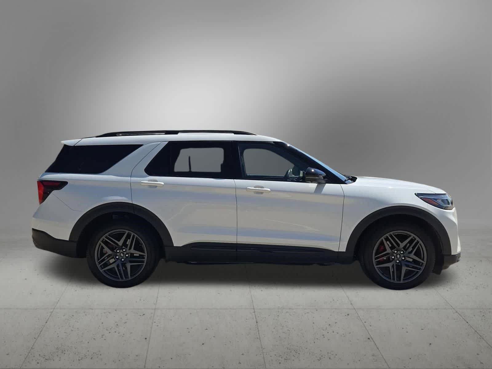Used 2025 Ford Explorer ST AWD/4WD image 7