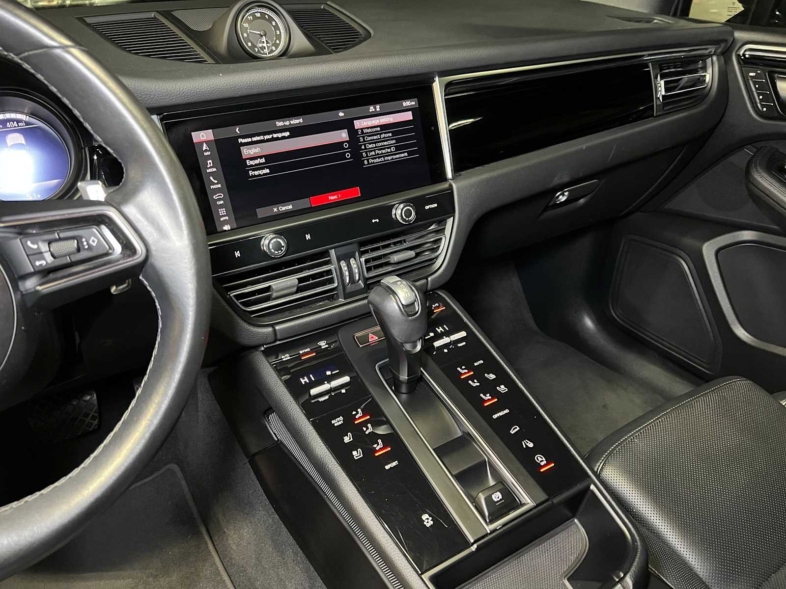 Used 2024 Porsche Macan image 32