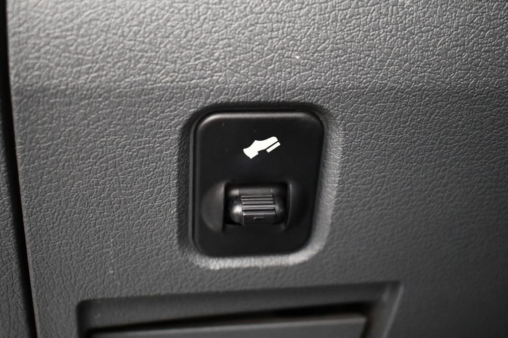 Used 2007 Dodge Ram 3500 Truck Laramie image 18