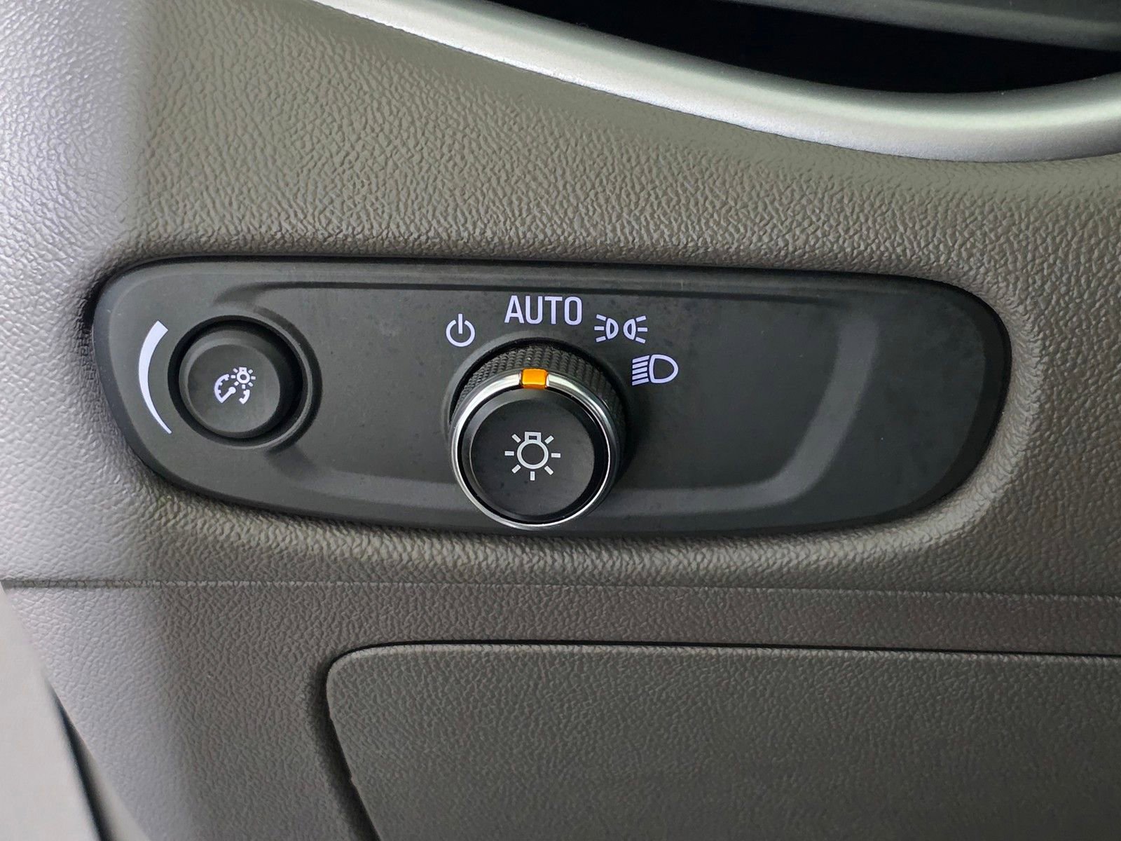 Used 2022 Chevrolet Malibu LS FWD image 33