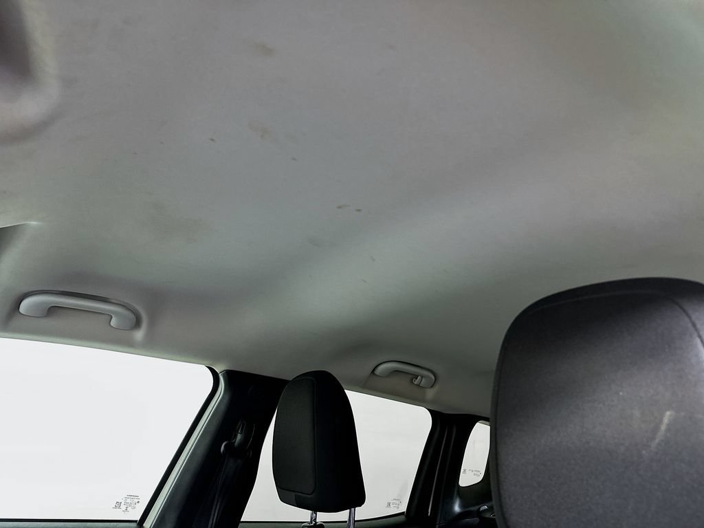 Used 2017 Jeep Renegade Altitude FWD image 11