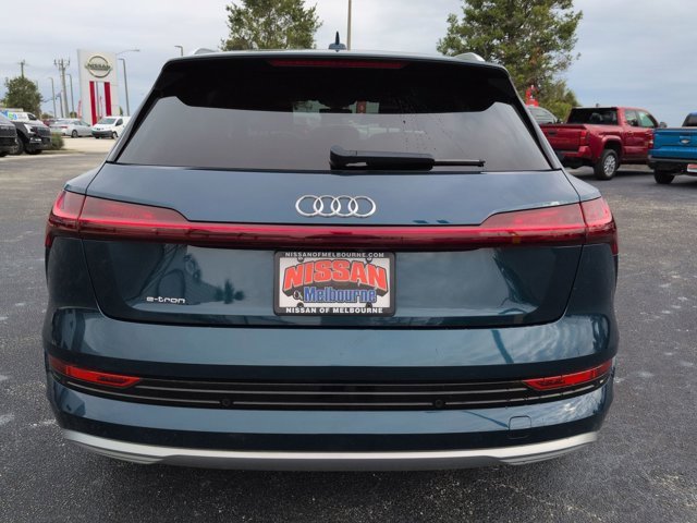 Used 2019 Audi e-tron Prestige w/ Prestige Package image 5