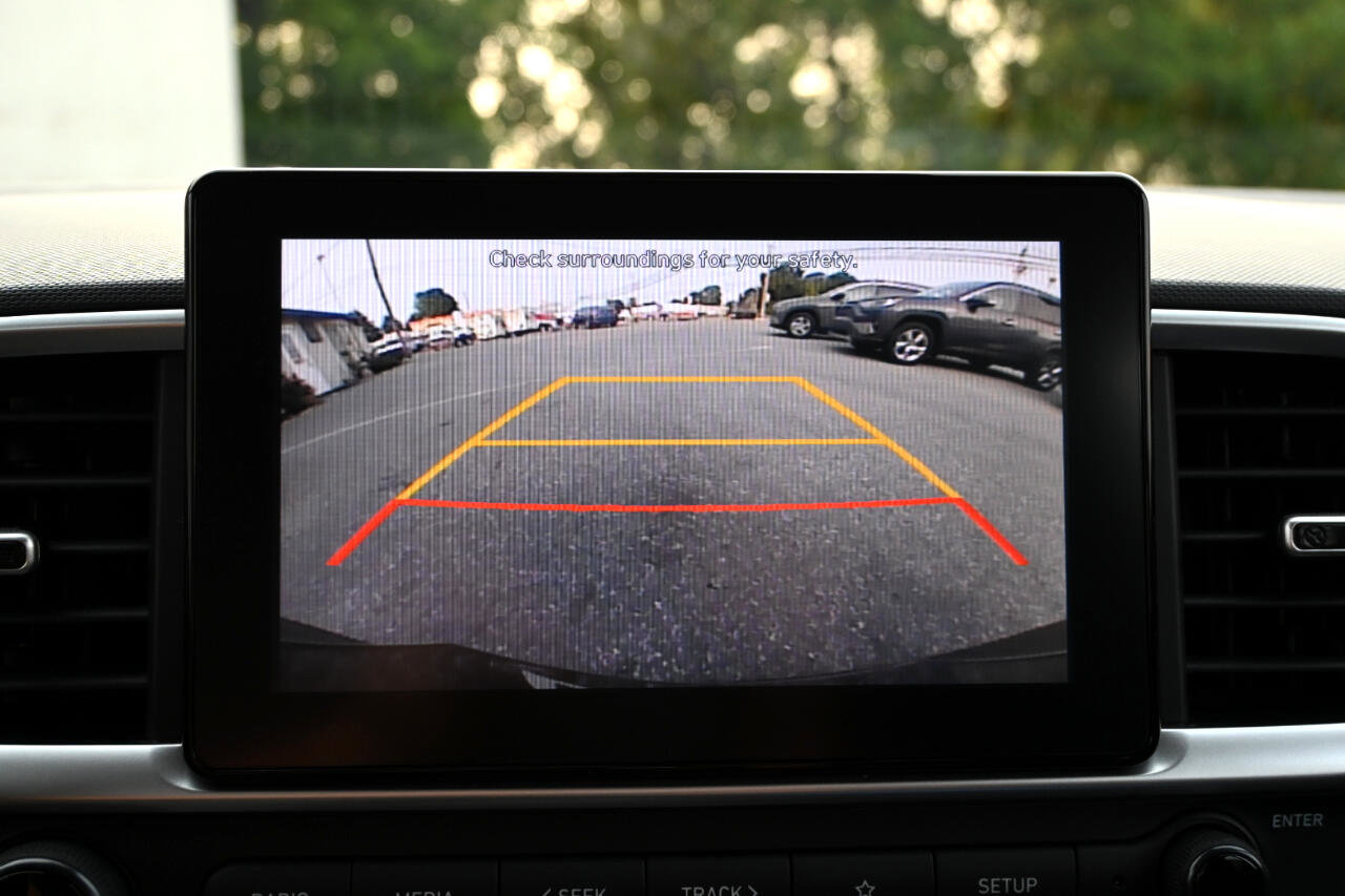 Used 2022 Hyundai Venue SEL image 28