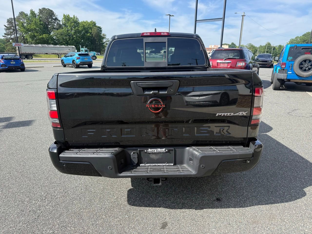 Used 2022 Nissan Frontier PRO-4X AWD/4WD image 7