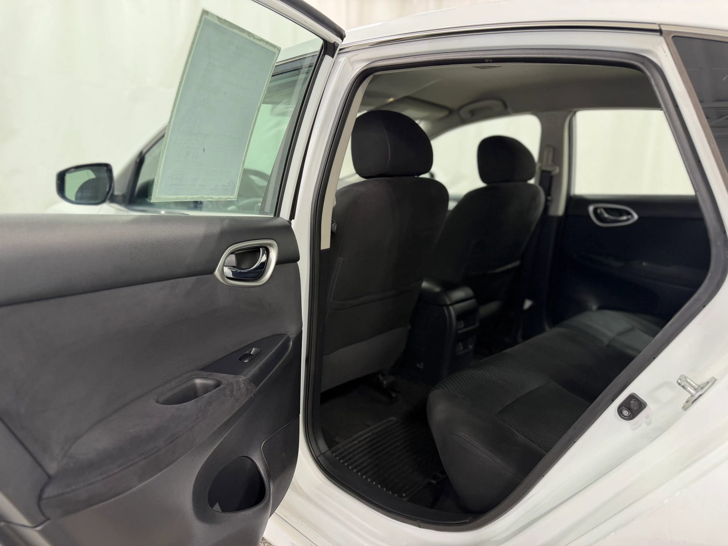 Used 2014 Nissan Sentra SR image 32