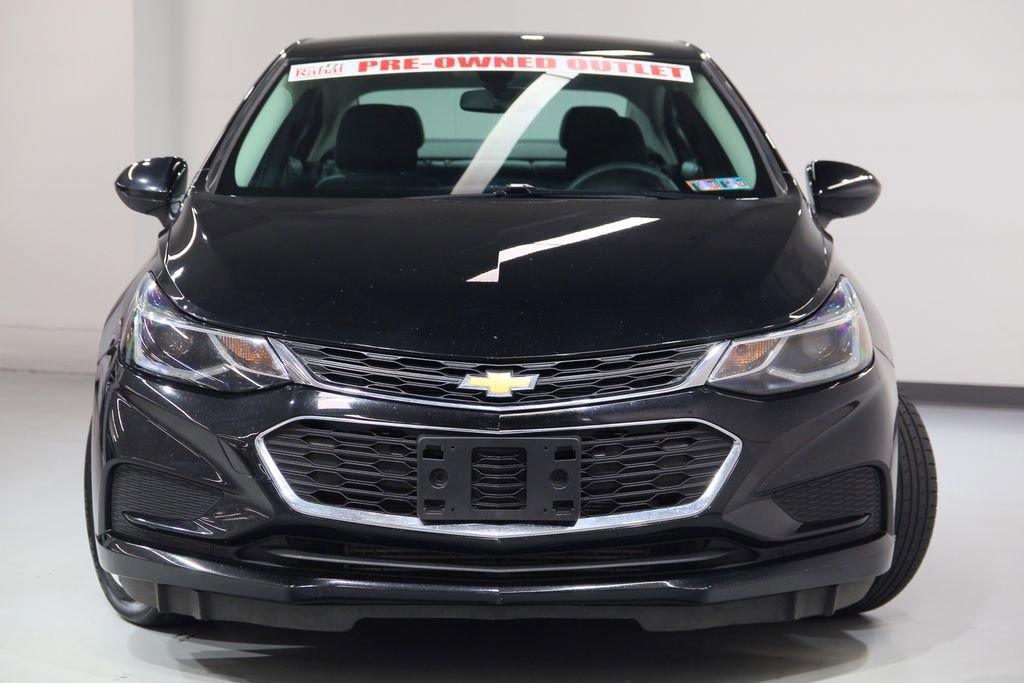 Used 2018 Chevrolet Cruze LT w/ Convenience Package FWD image 8