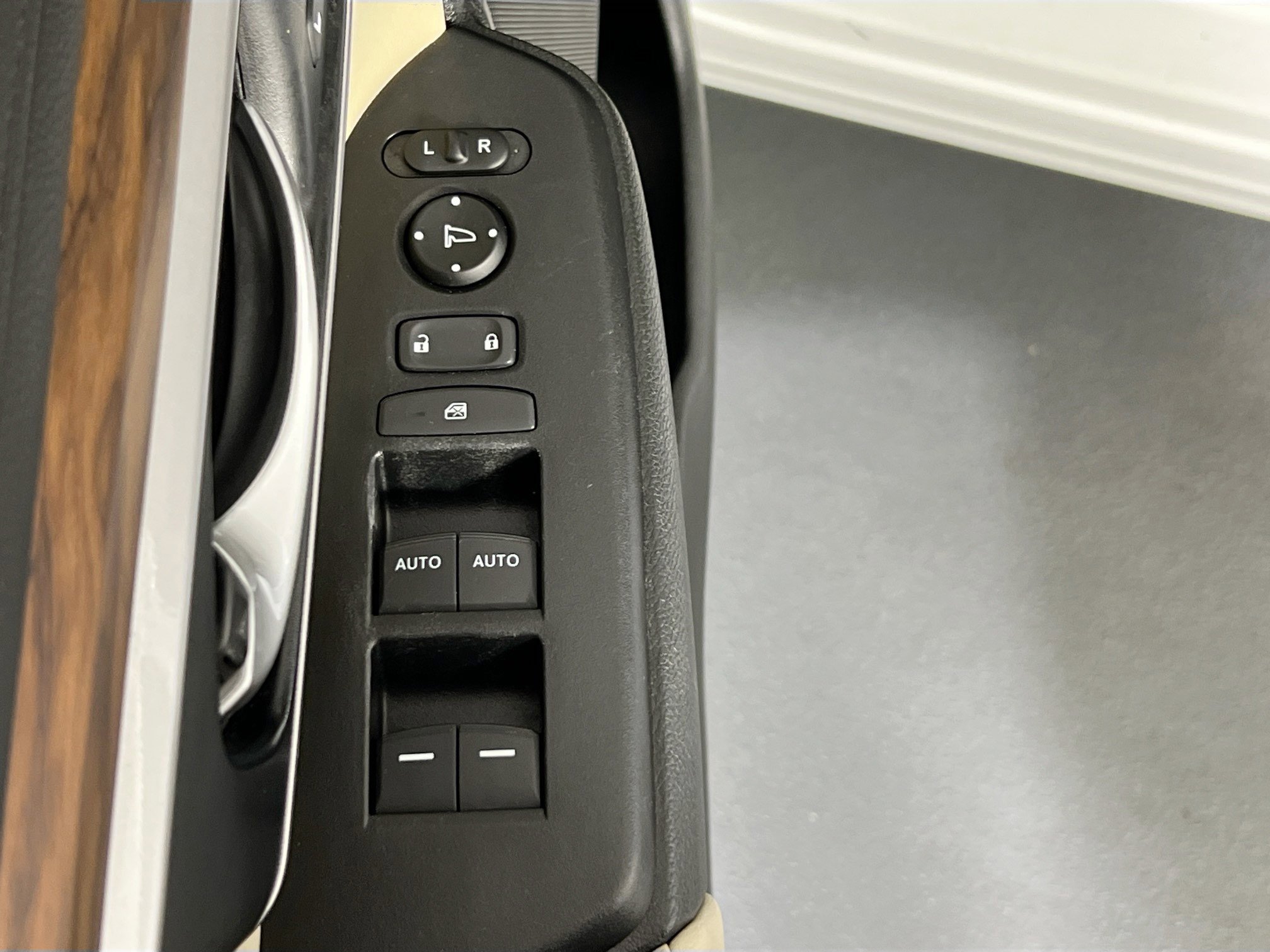 Used 2022 Honda CR-V EX-L image 17