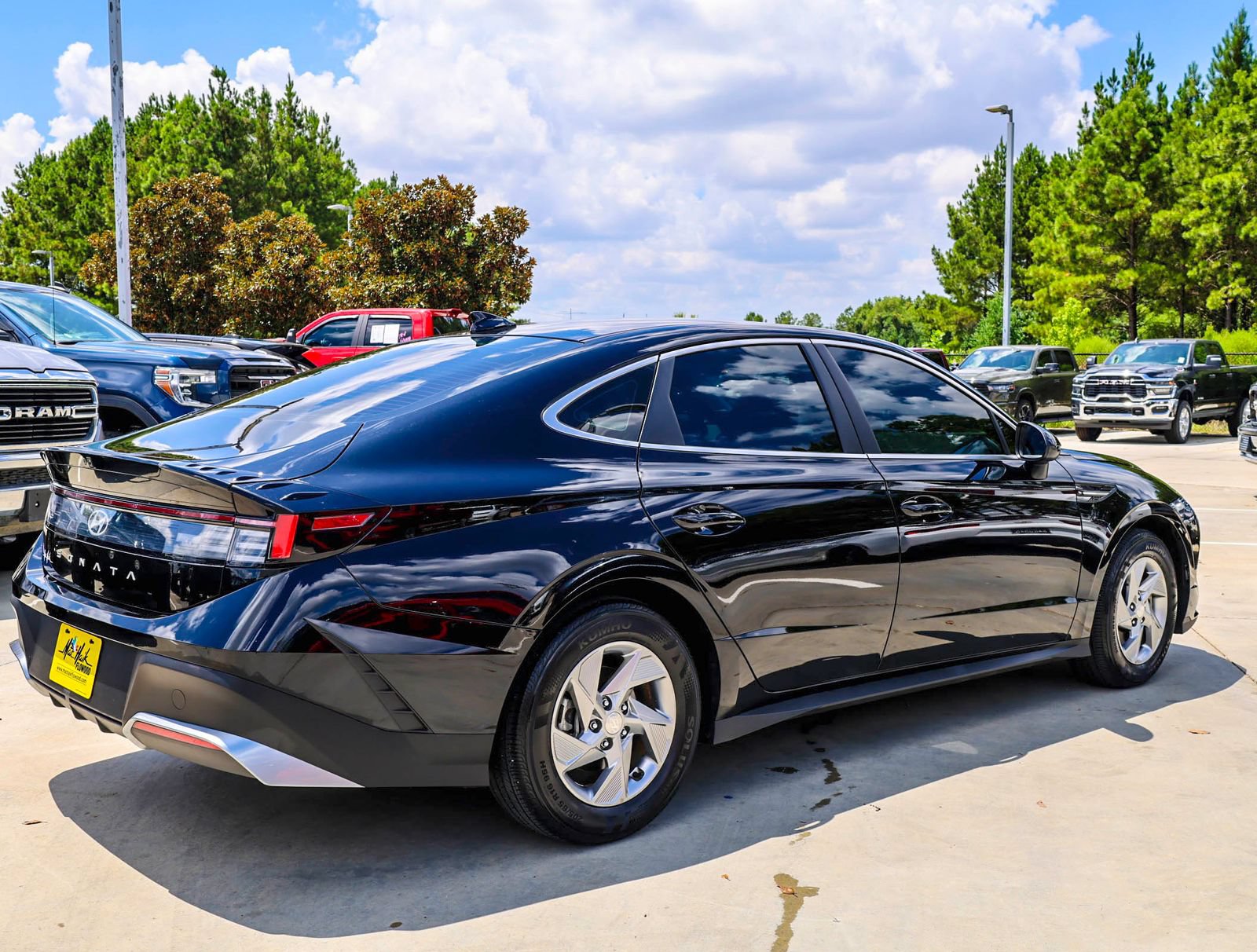Used 2025 Hyundai Sonata SE FWD image 5