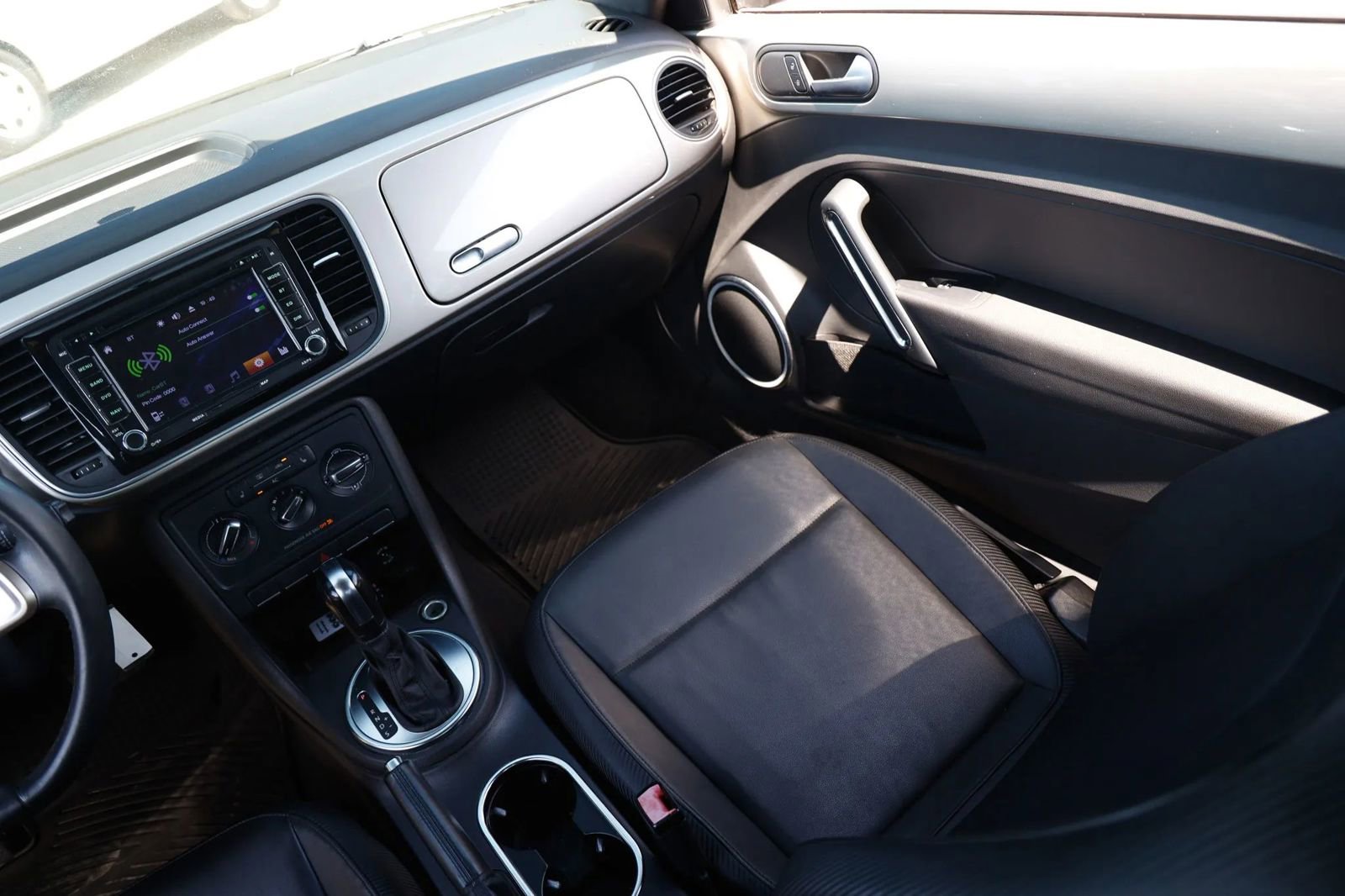 Used 2012 Volkswagen Beetle 2.5 image 22