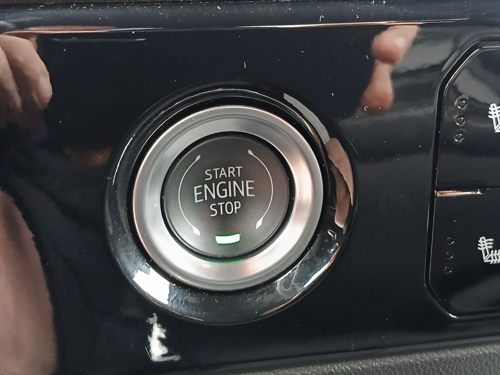 Used 2024 GMC Sierra 1500 Elevation w/ LPO, Elevation Black Package AWD/4WD image 18
