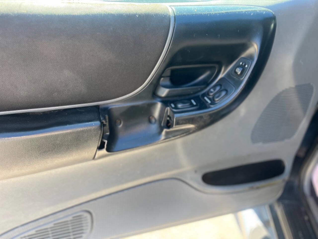 Used 2005 Ford Ranger XLT image 8