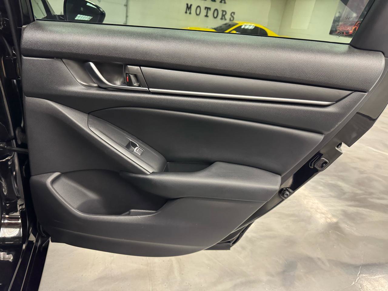 Used 2018 Honda Accord Sport image 33