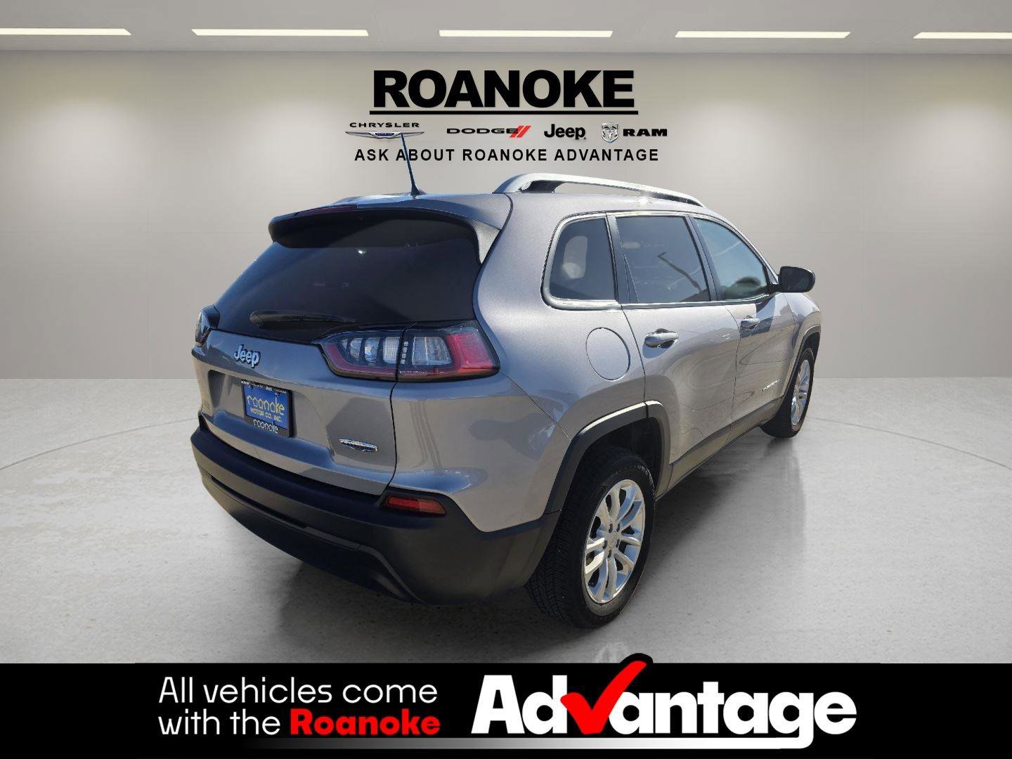 Used 2020 Jeep Cherokee Latitude w/ Cold Weather Group image 9