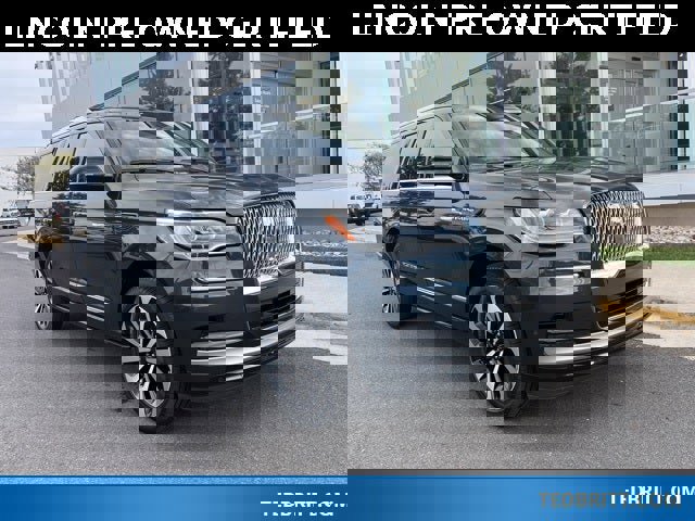 Used 2022 Lincoln Navigator L Reserve image 1