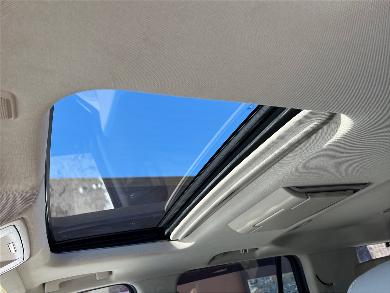 Used 2016 GMC Yukon SLT w/ Open Road Package image 32